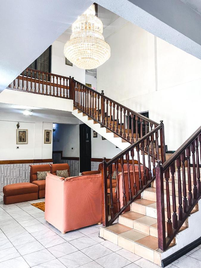Hill View Hotel Mccarthy Hills Botianaw Exterior foto